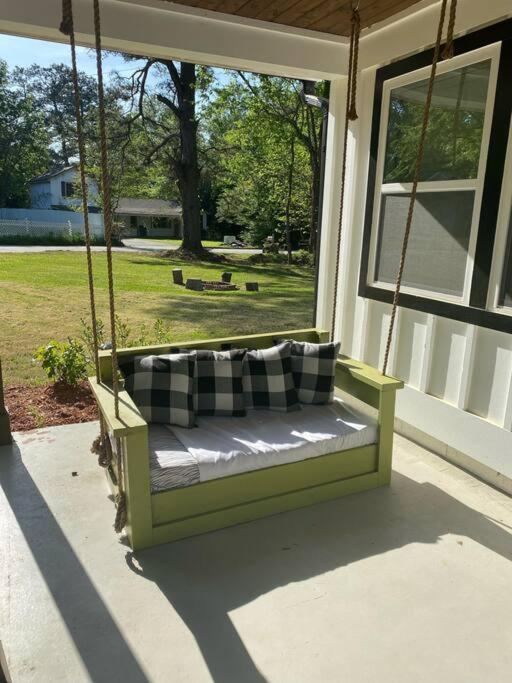 Cozy 2-Bedroom Farmhouse With Parking On Premise Smyrna Ngoại thất bức ảnh